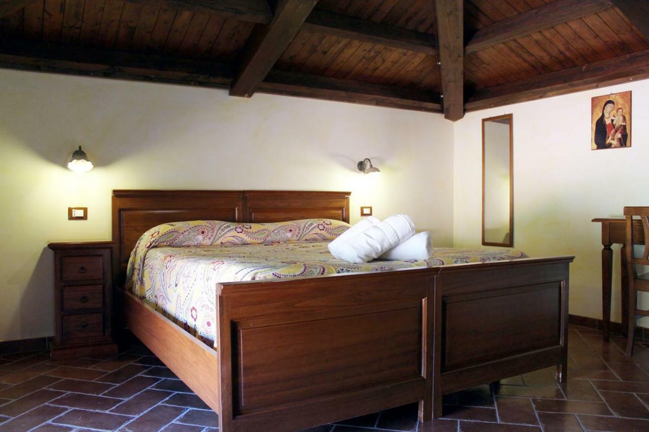 Agriturismo Il Castagneto Padula Dış mekan fotoğraf