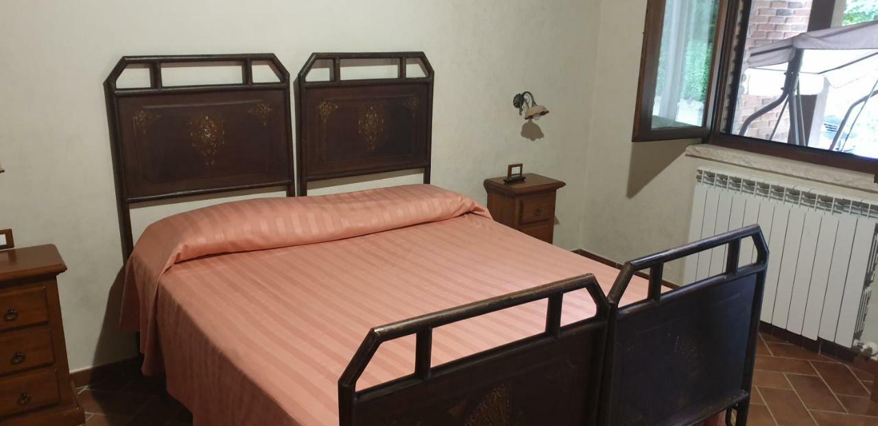Agriturismo Il Castagneto Padula Oda fotoğraf